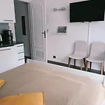 شقة Your Favorite مينتون